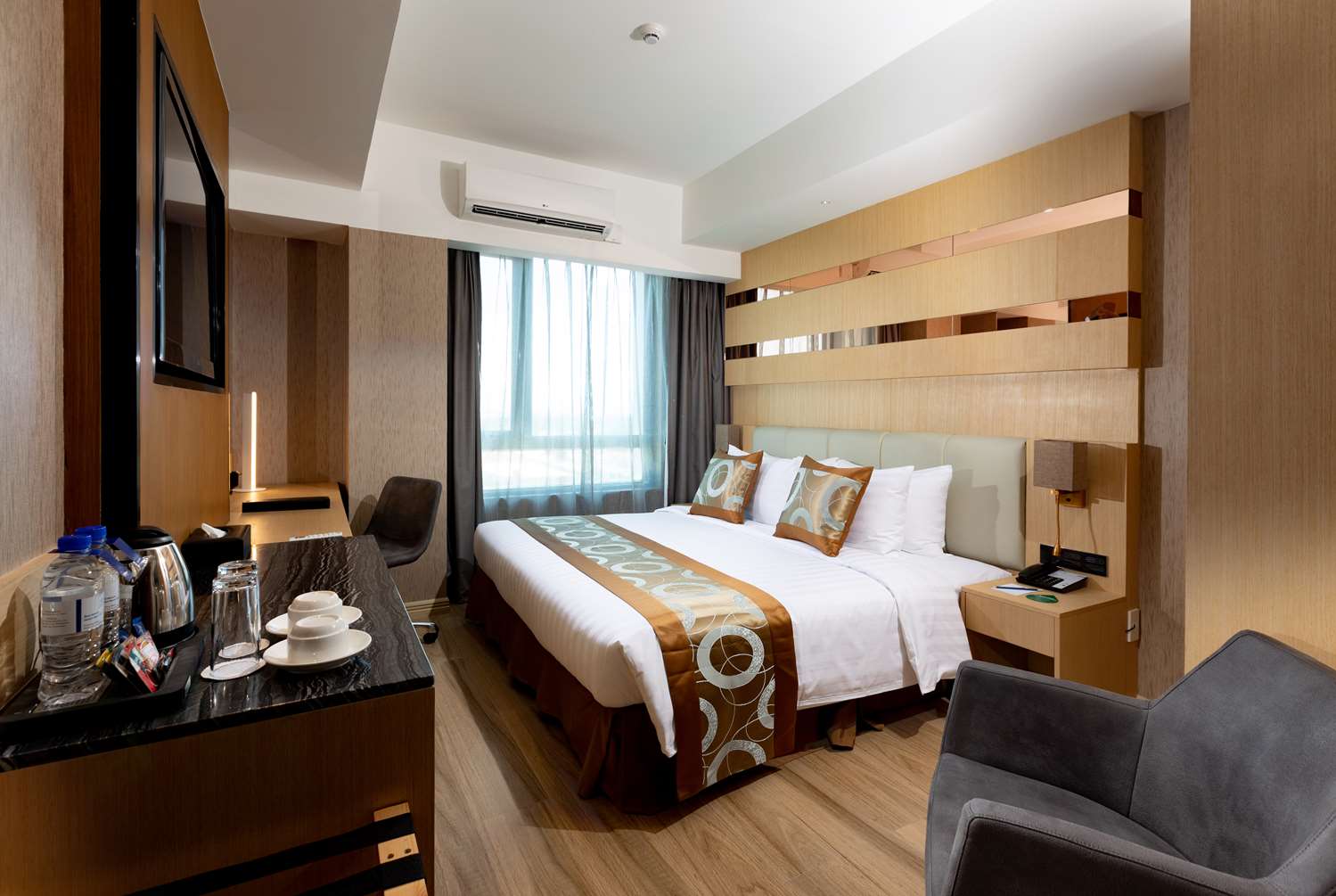 Best Western Plus Metro Clark 13/21