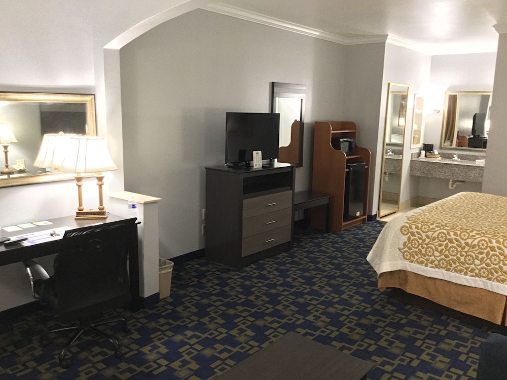 Days Inn By Wyndham Robstown 19/39