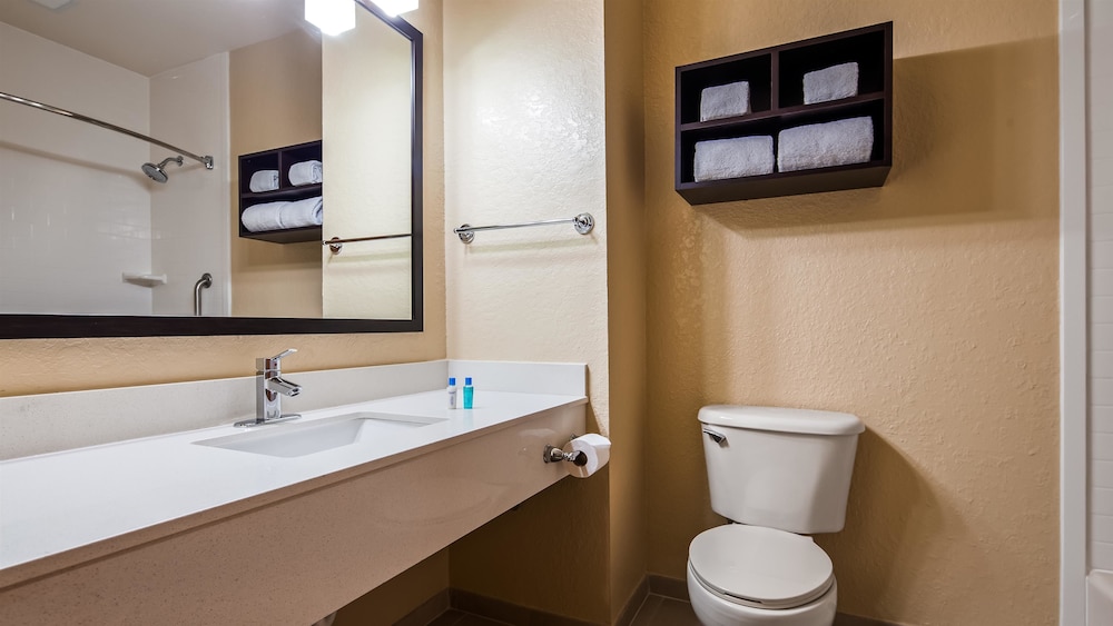 Best Western Edgewater Inn 10/37