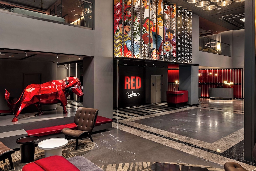 Radisson RED Danang 7/50