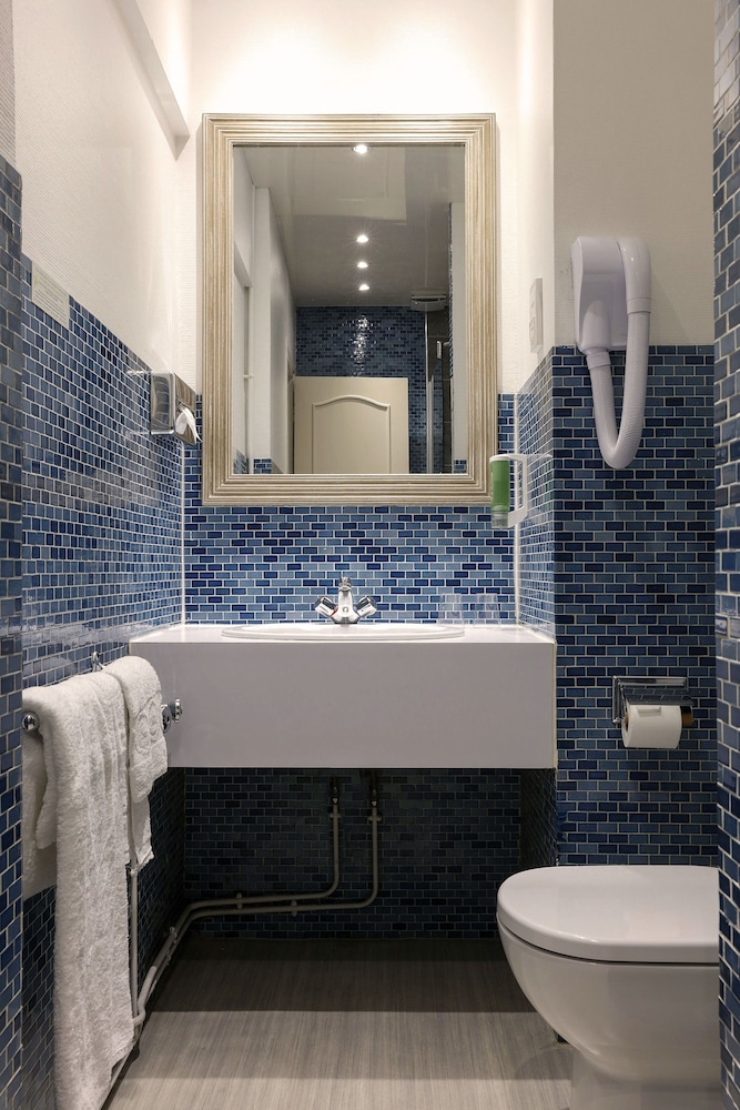 Best Western Grand Hotel de L Univers 54/59