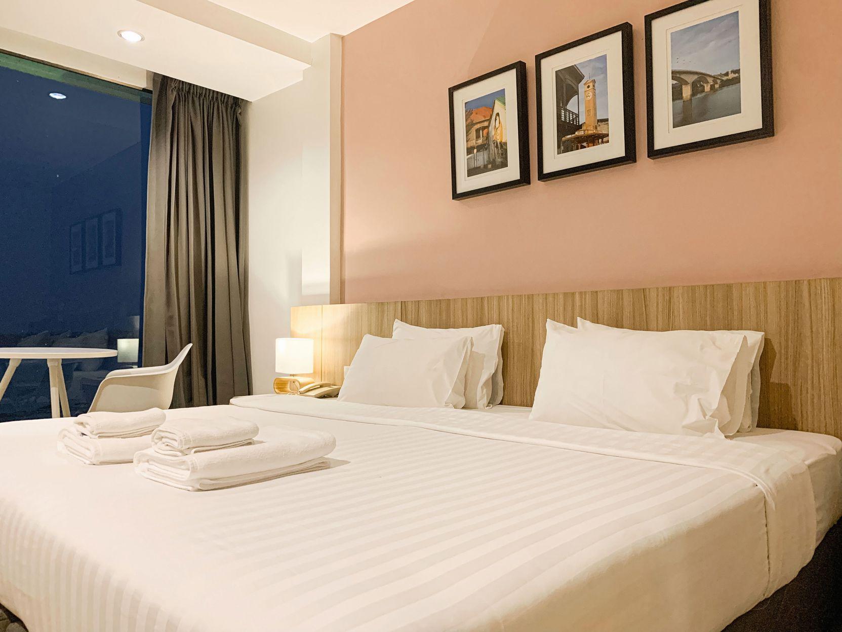 Room, Double Bed, River View