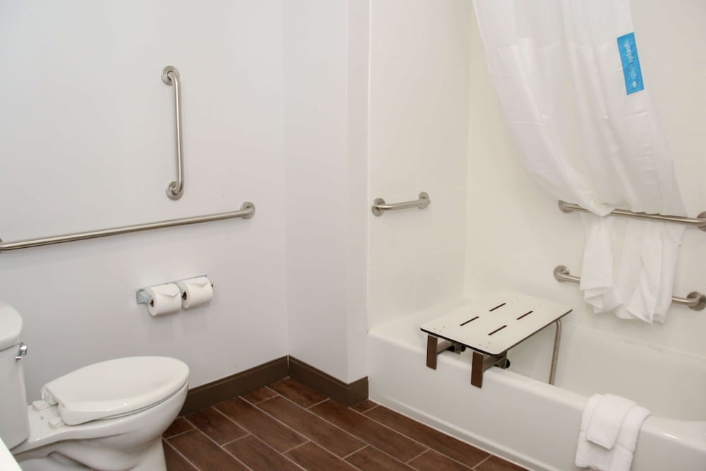 Hampton Inn and Suites Lafayette Medical Center CO 14/57