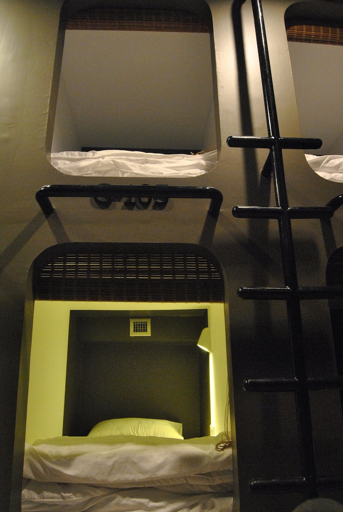 Capsule Hostel Chiangkhan 13/19