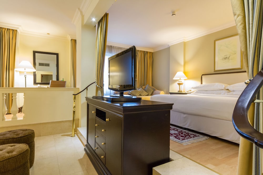 Sunday Suites Excelsior Hotel Deira (formerly Sheraton Deira) 21/70
