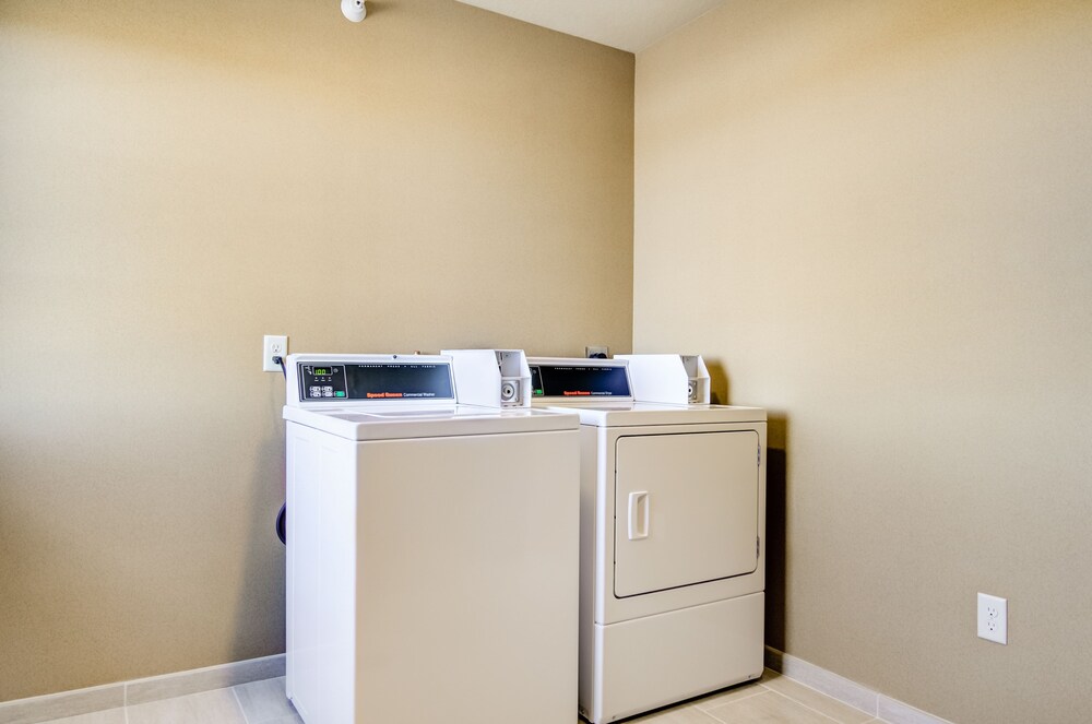 Quality Inn Quinter I-70 3/50