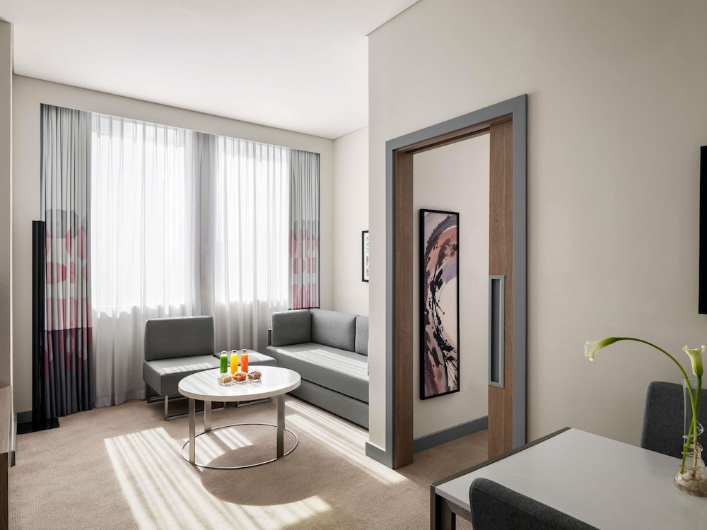 Novotel Bur Dubai 36/48