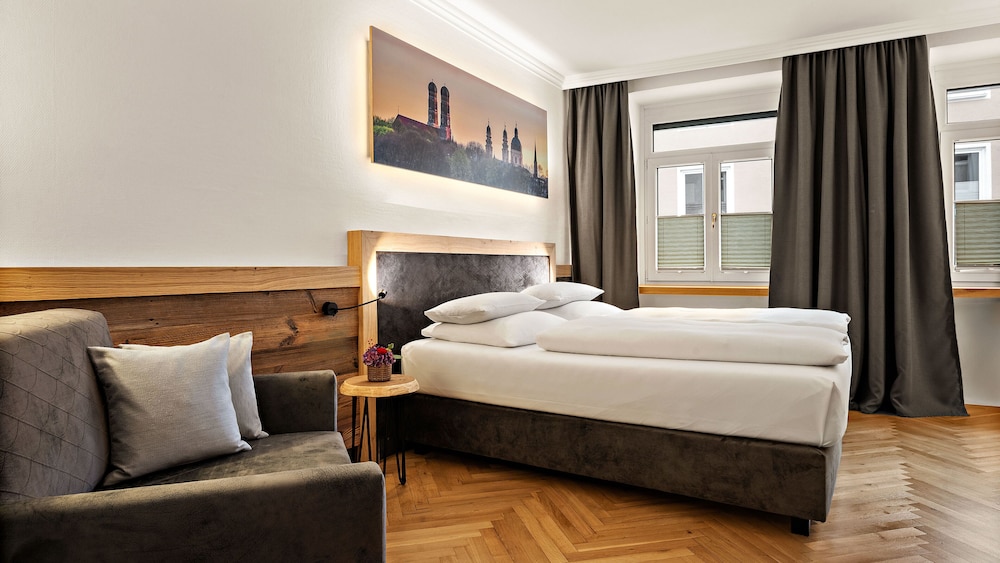 Alpen Hotel Munchen 6/36