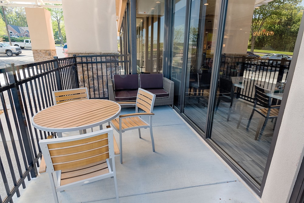 Holiday Inn Knoxville N - Merchant Drive 40/77