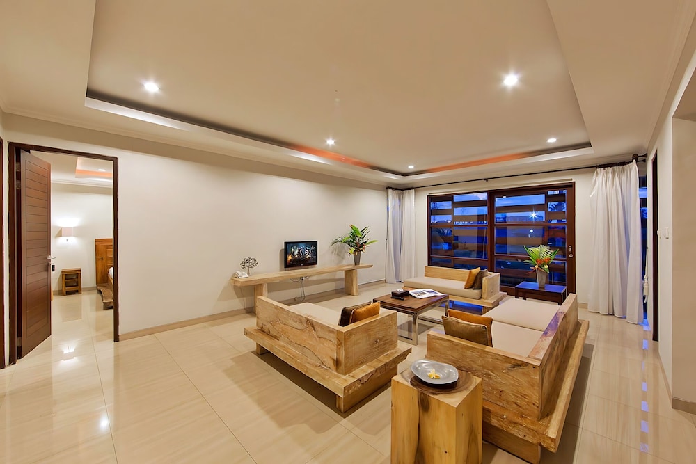 White Lotus Villa 32/50