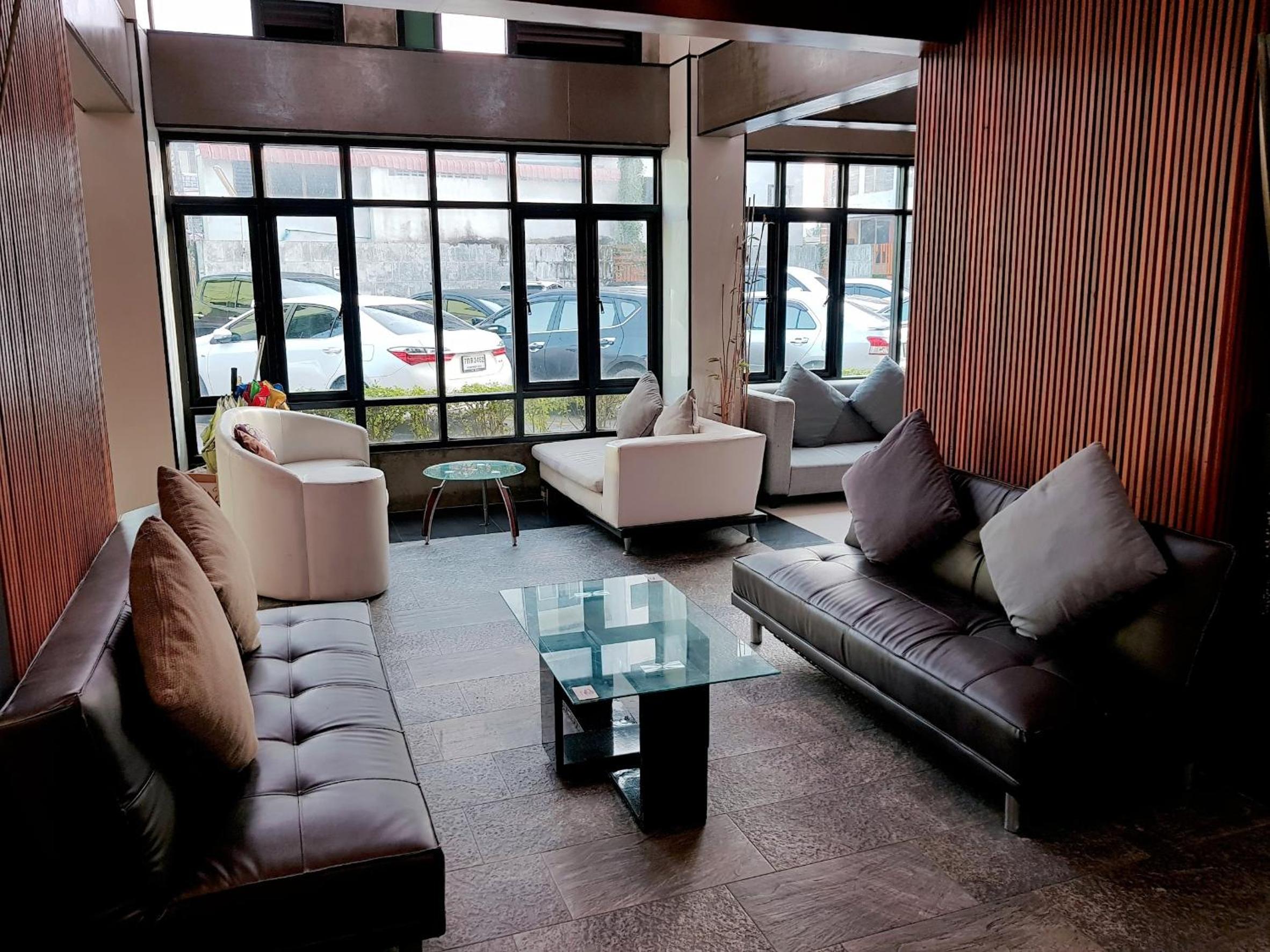 Izen Pure Budget Hotel & Residences 38/49