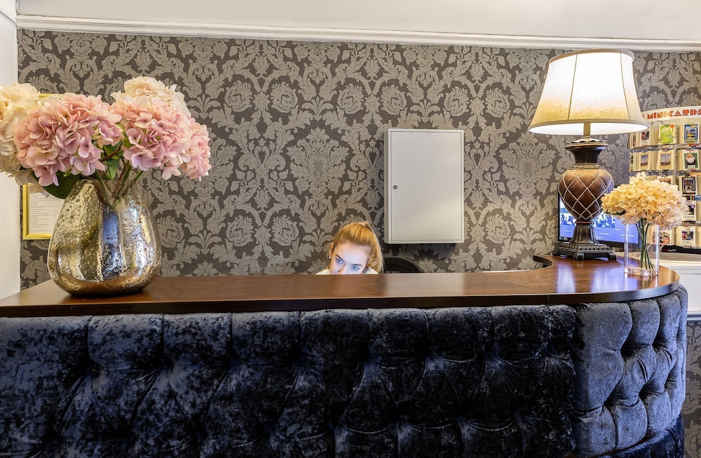 Clifden House by Nina 5/36