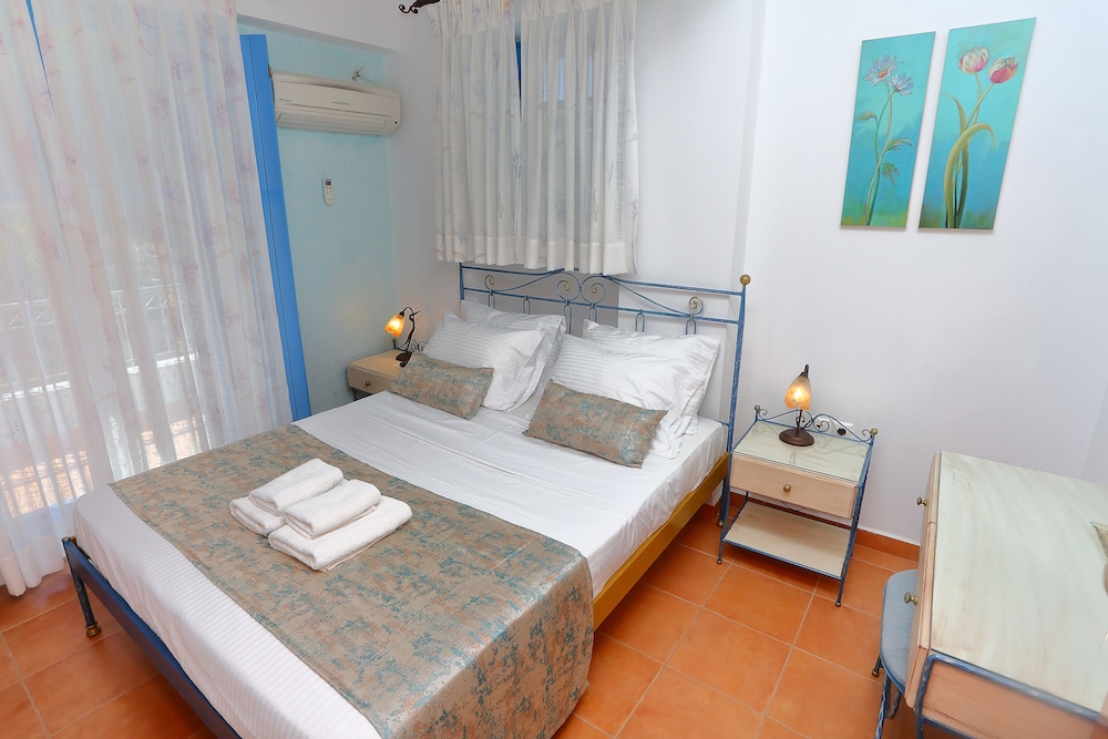 Vathi Hotel 11/50