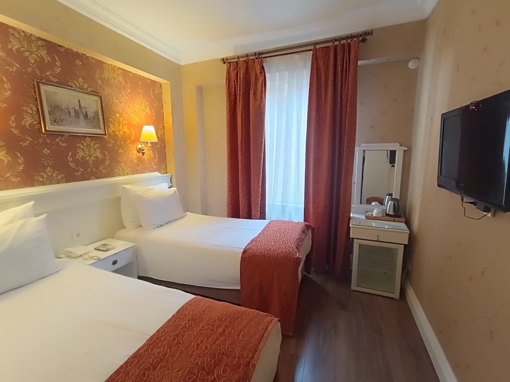 2 Bedrooms, Family, 5 Beds, Golden Horn Sirkeci Hotel 3/5