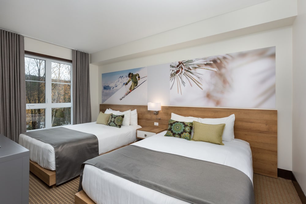 1 BEDROOM, CONDOMINIUM, 2 QUEEN BEDS