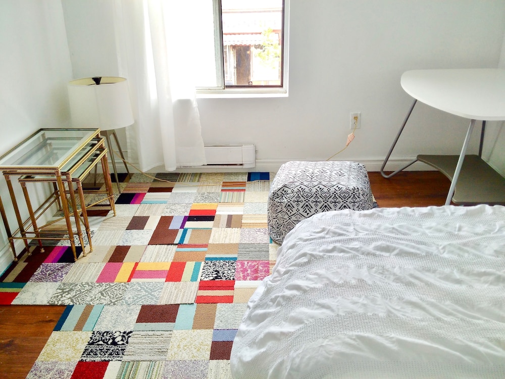 The Parkdale Hostellerie 9/66