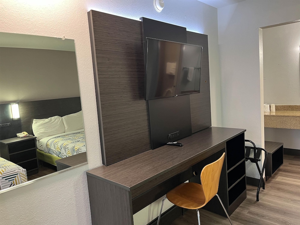 Motel6 Elkton, MD 40/55
