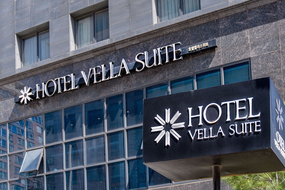 Vella Suite Hotel 5/50