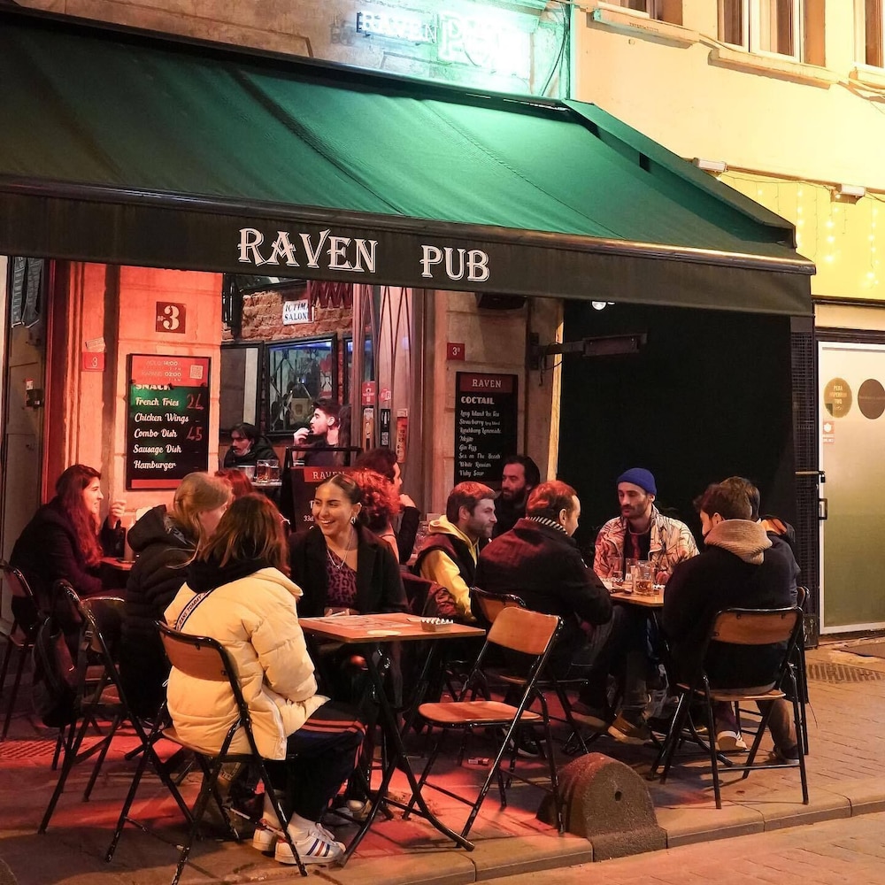 Raven Istanbul Suites 41/57