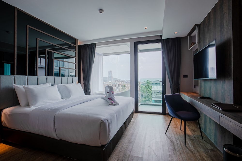 Rak Elegant Hotel Patong 28/69