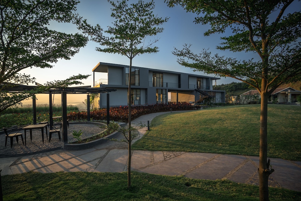 Wabi Sabi Resort 40/50