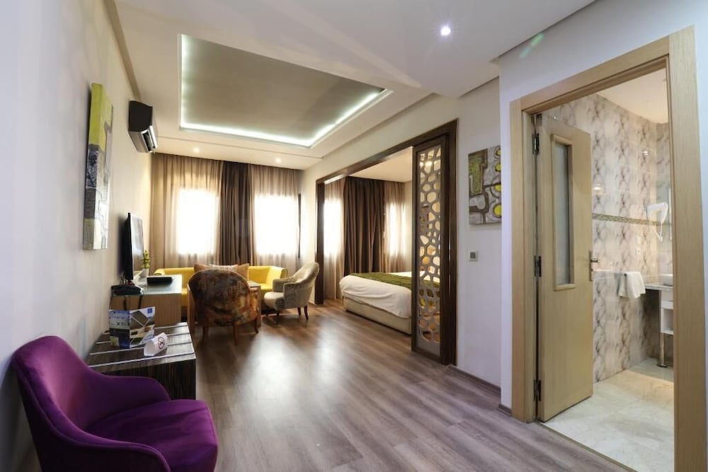 Silver Suites Hotel & Spa 43/63