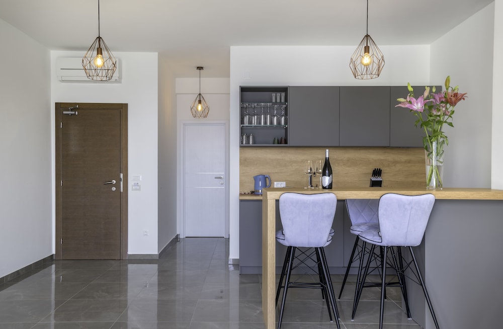 Boutique Pine Tree apartments 5/50