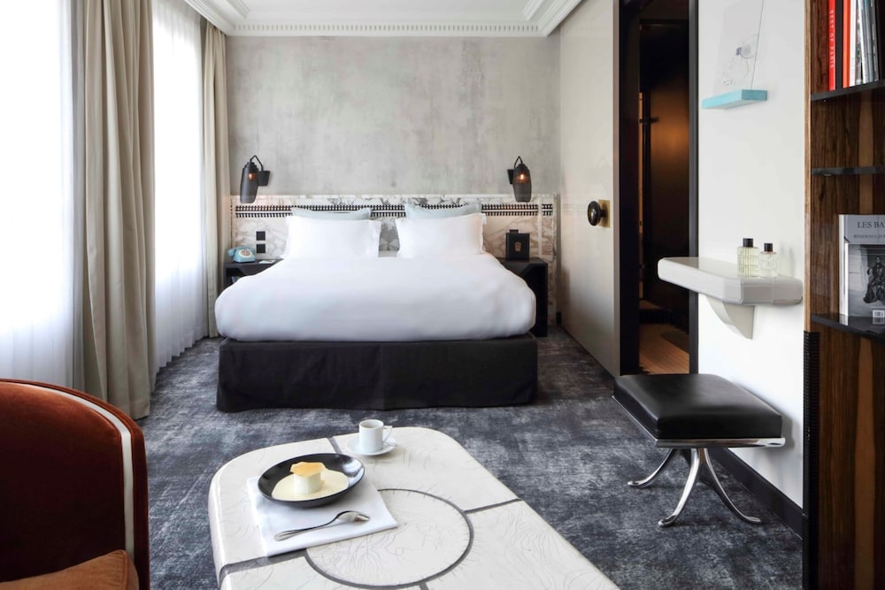 Hotel Les Bains Paris 18/77