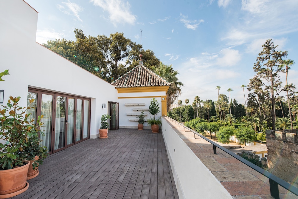 Suites Murillo Plaza Santa Cruz 33/39