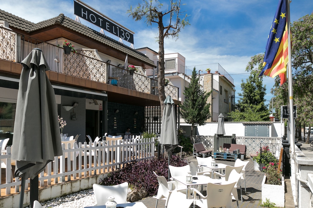 Hotel 139 59/63