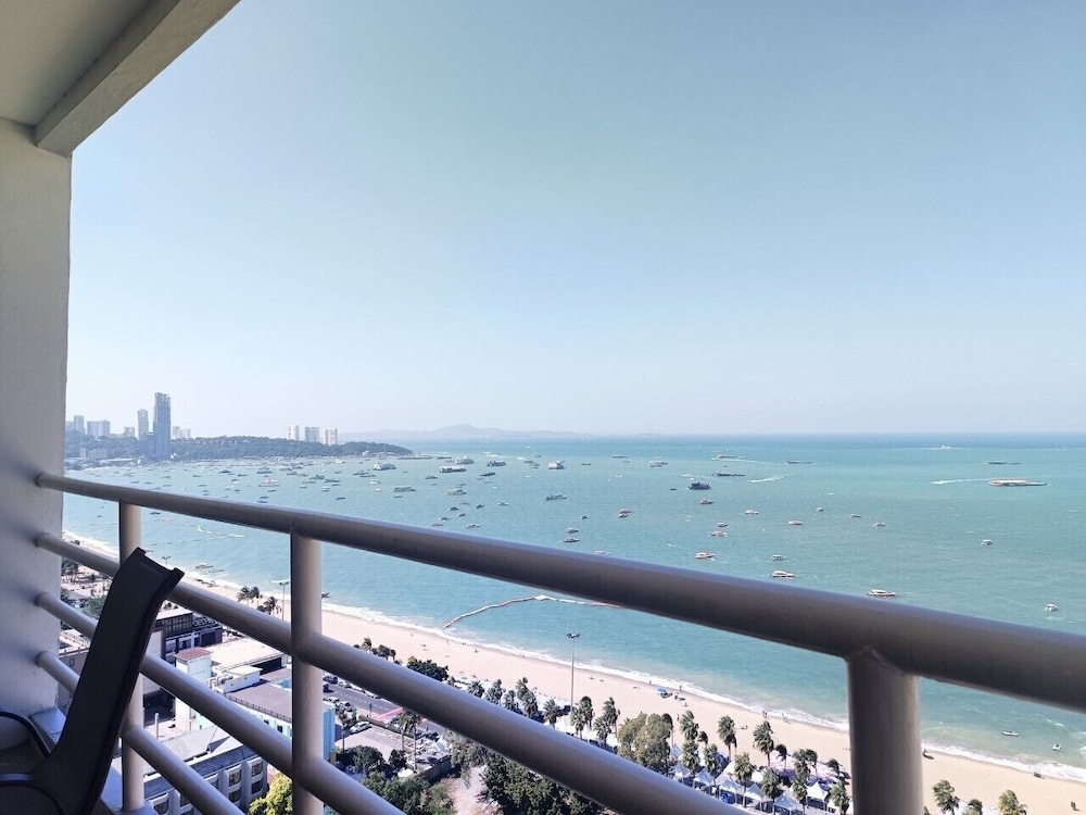 View Talay 6 Condominium By Honey 81/84