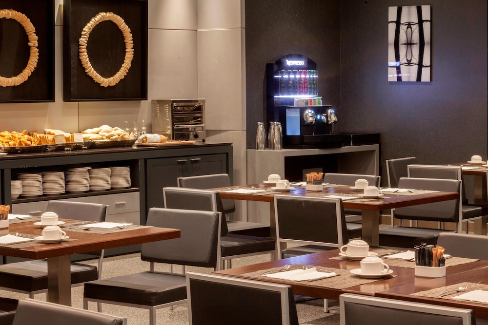 Ac Hotel Gijon 34/50