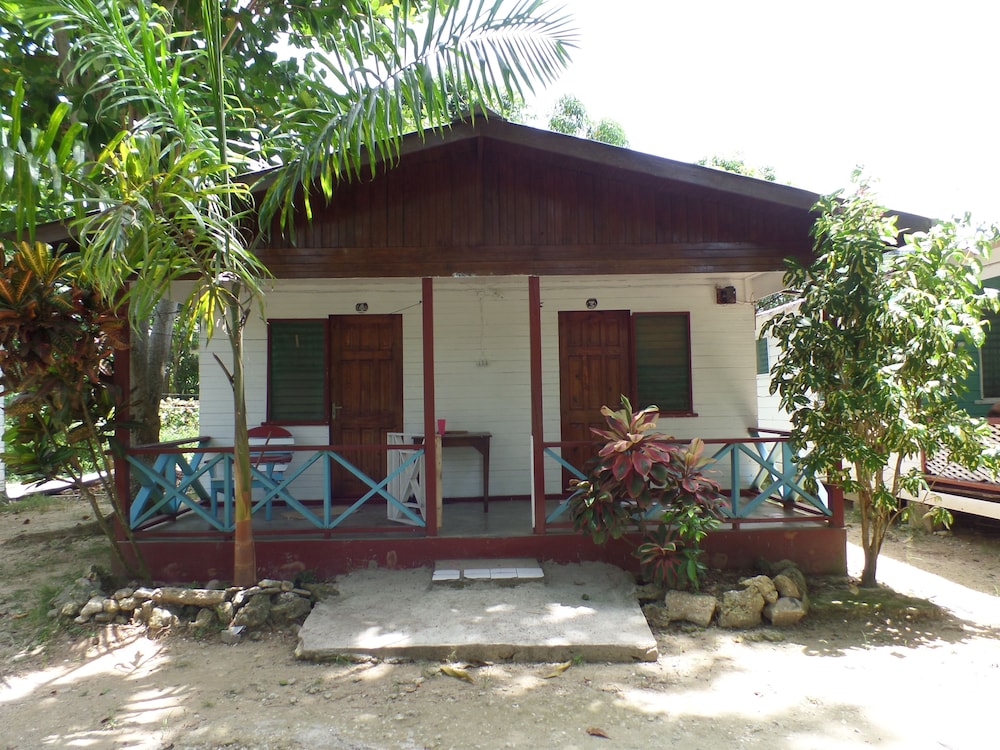 Beach Road Cottages At Jah Bs photo4