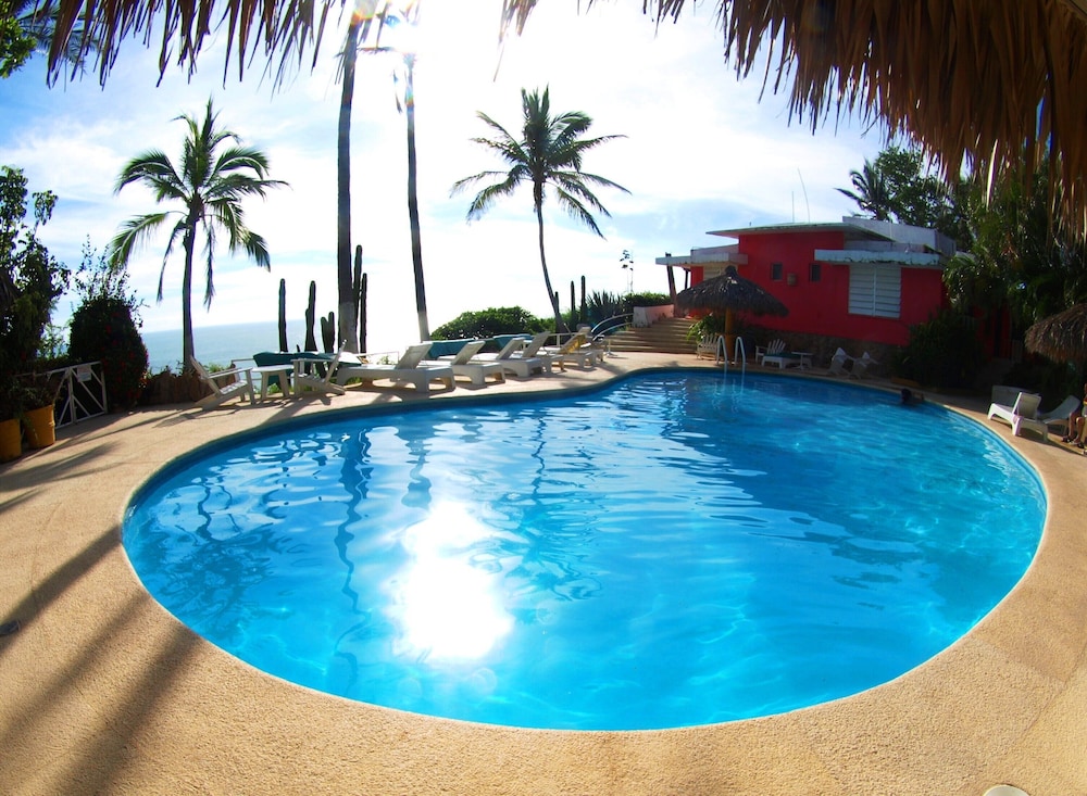 Los Flamingos Hotel 44/47