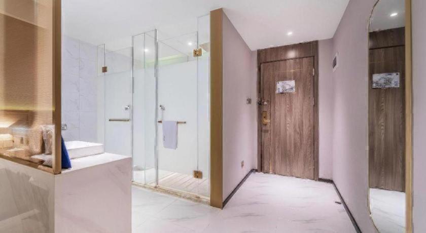 7 days premium hotel(Chongqing T3 terminal store) 51/55