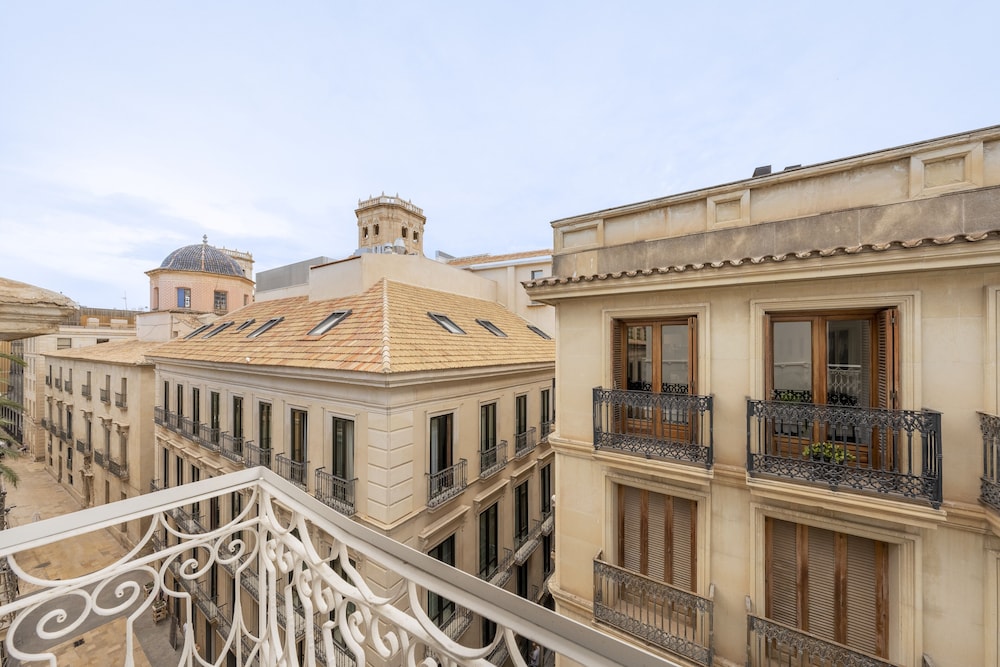 Tandem Portico Alicante Suites 3/35