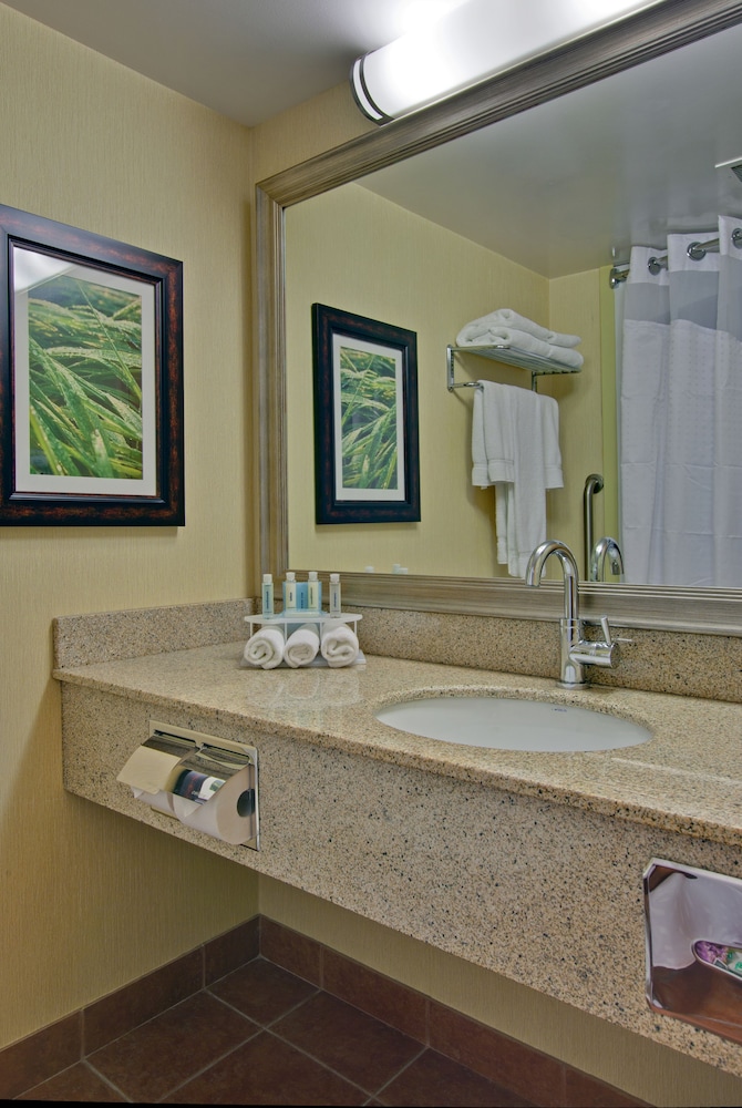 Holiday Inn Express Charlottetown 23/61
