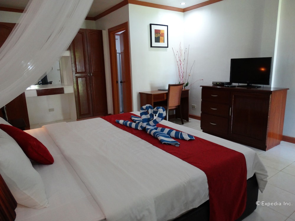 Anda White Beach Resort 28/64