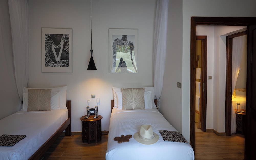 2 Bedrooms, Quadruple, Double Bed, Pool Access, Garden Area