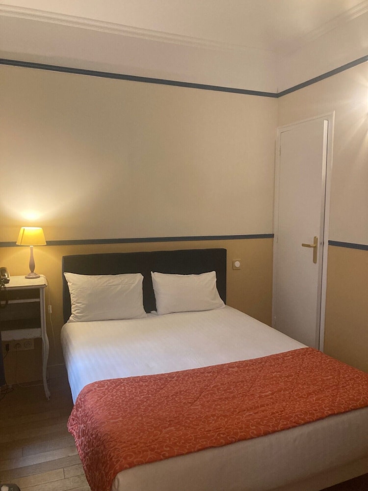 HOTEL BOILEAU 26/52