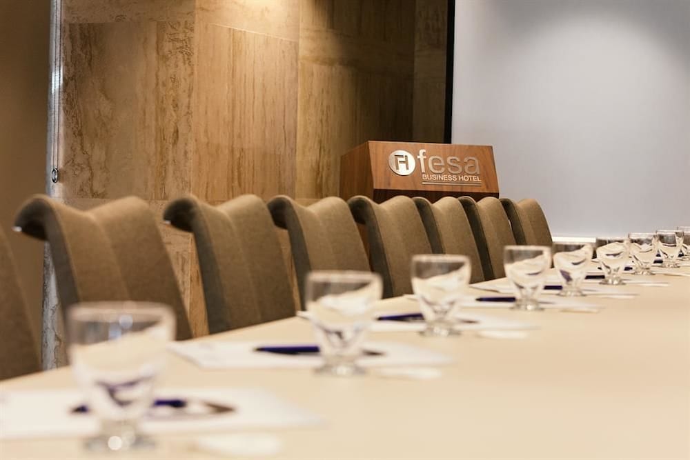 Fesa Business Hotel 63/67