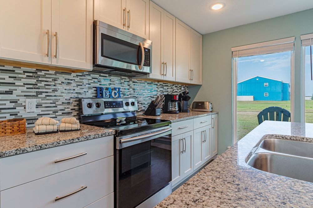 Executive Keys Condominiums on the Beach 26/66