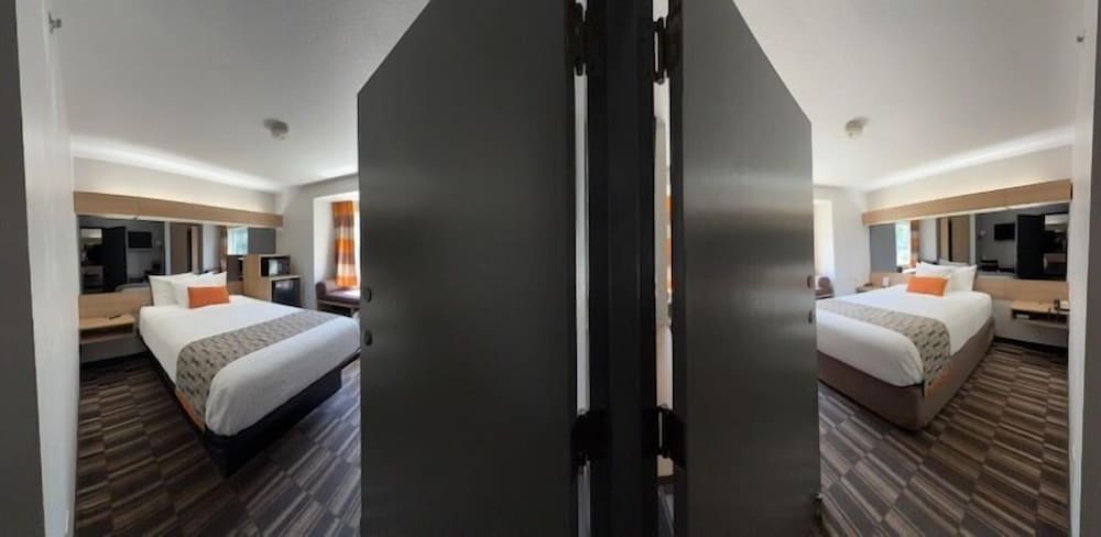 Microtel Inn And Suites Gatlinburg 15/29