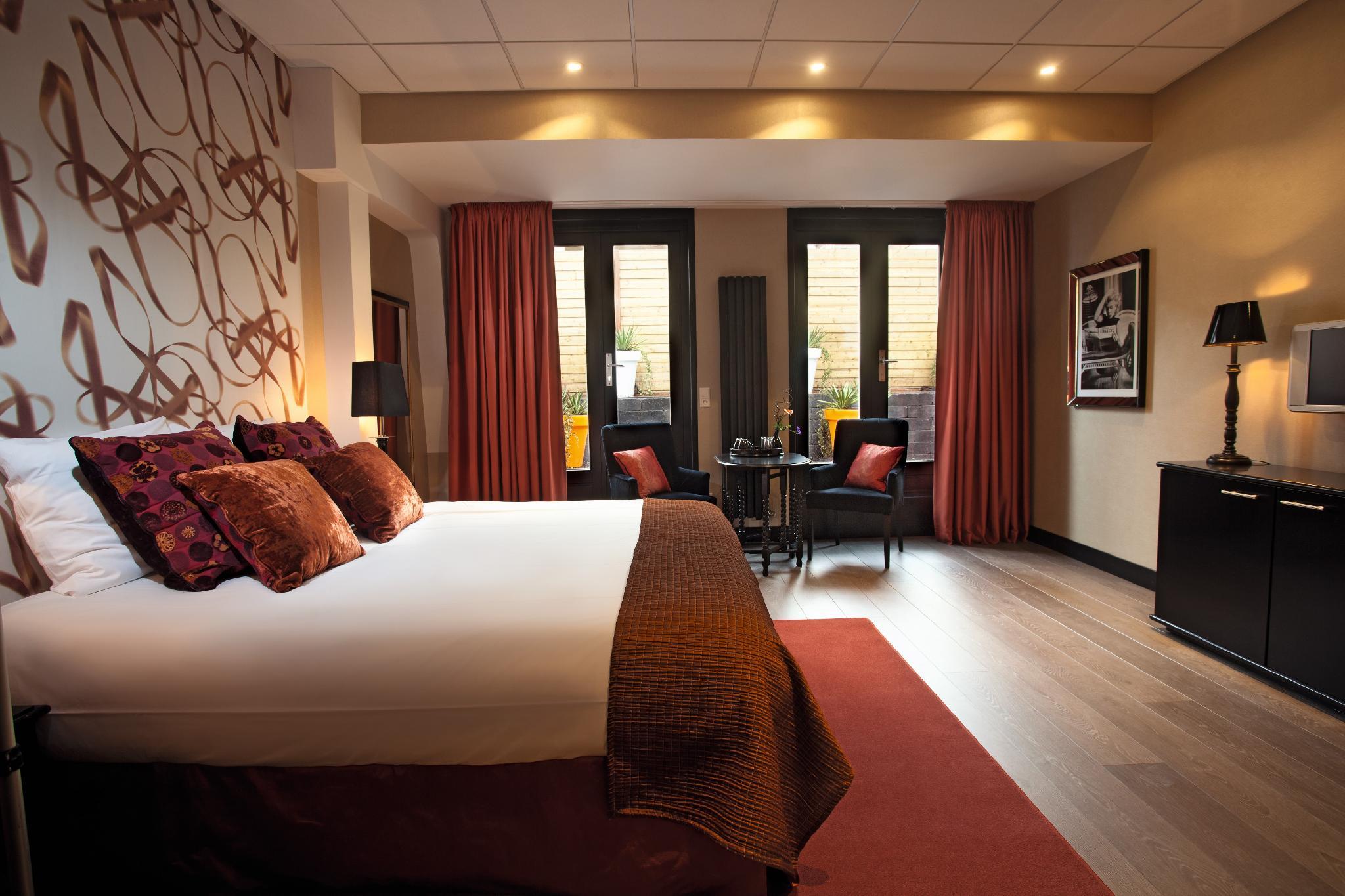 Room, Triple, Double Bed