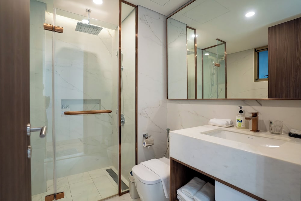 Midtown Premium Apartments 35/40
