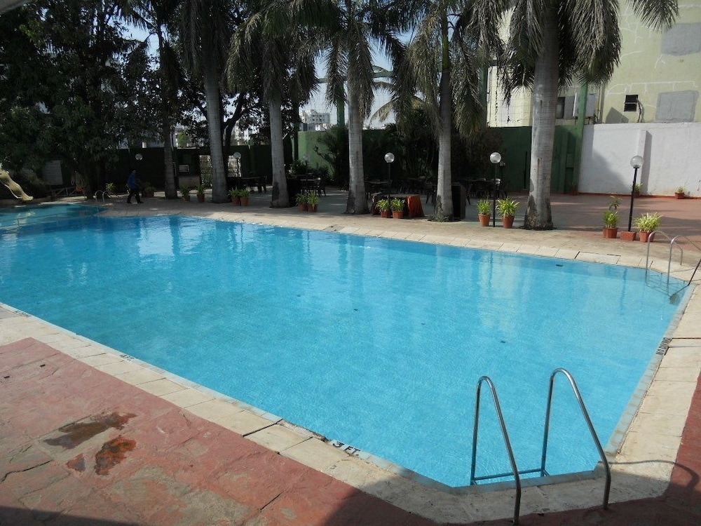 Quality Inn Regency Nasik 8/66