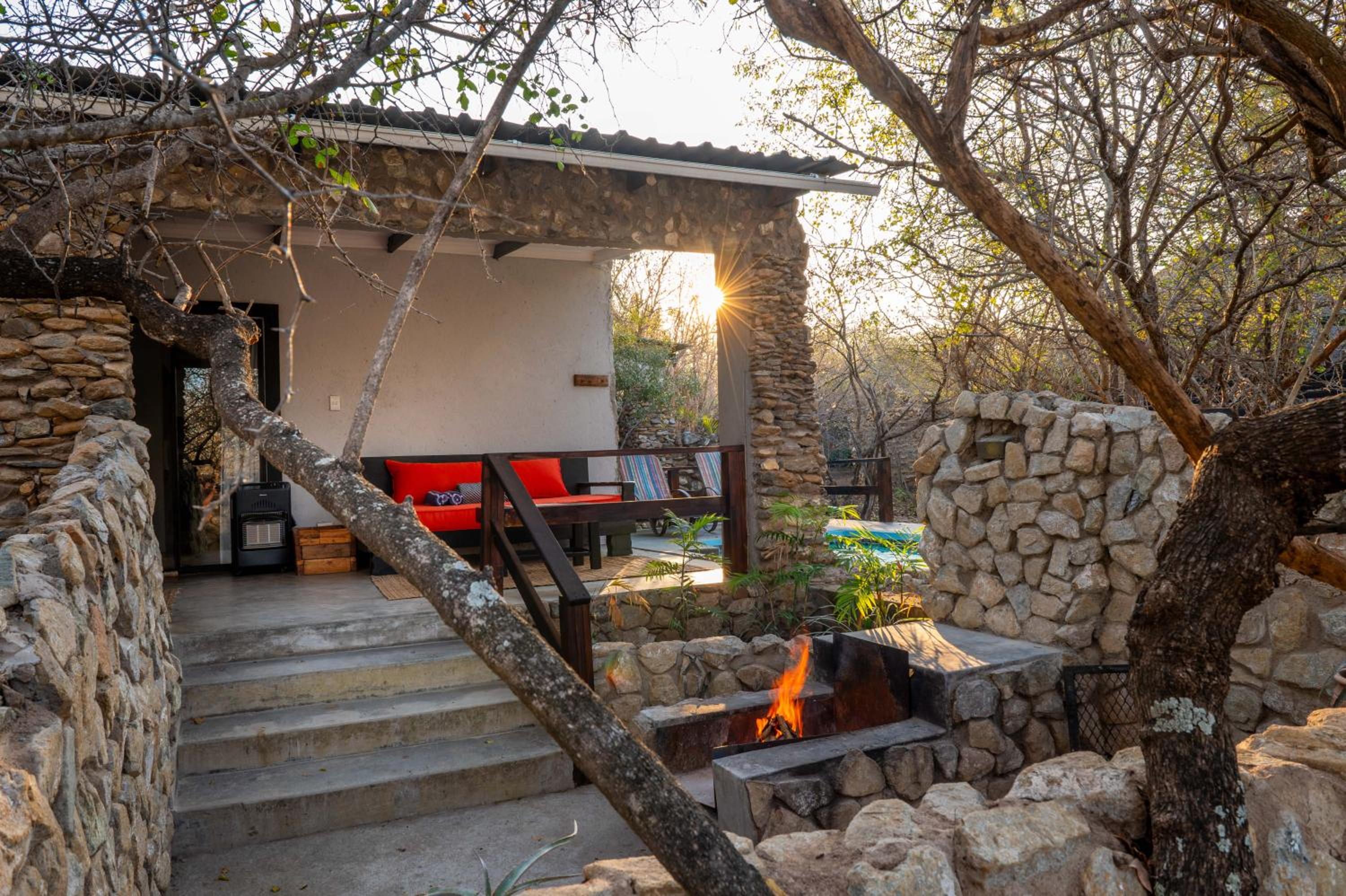 Foxy Crocodile Bush Retreat & Kruger Safaris 33/43
