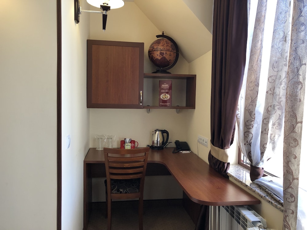Hotel Favorit 45/50