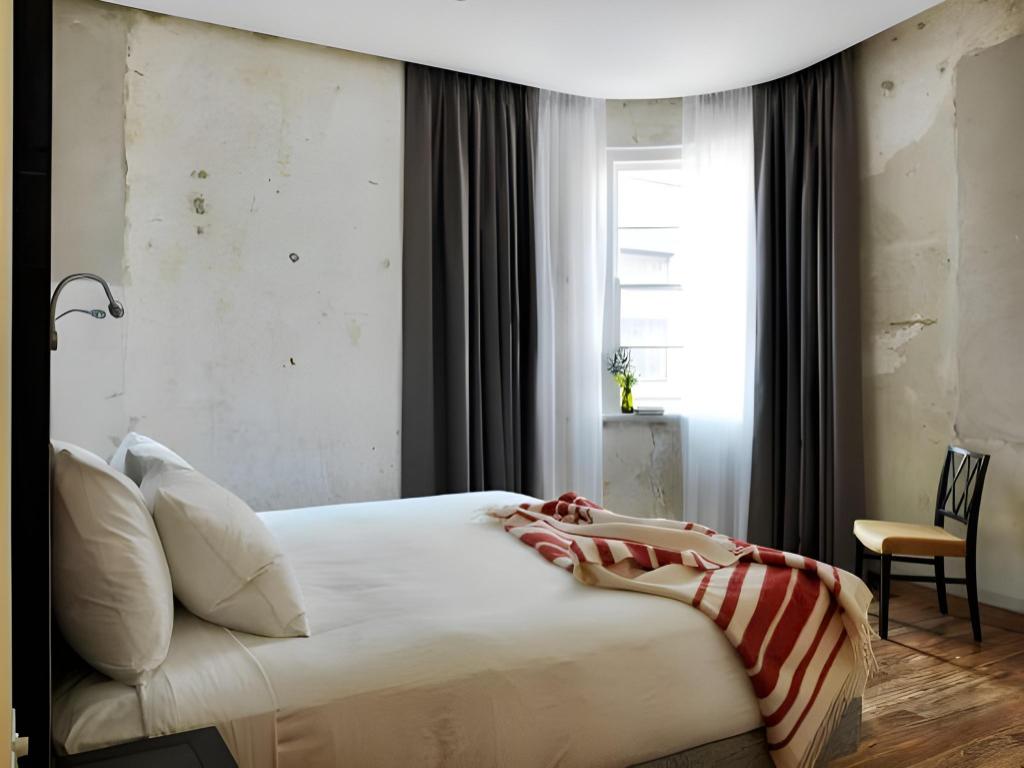 Mary O, Suite, King Bed