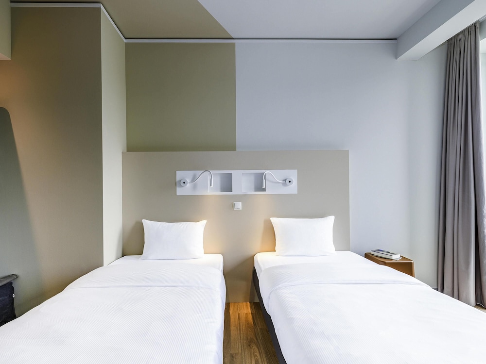STANDARD, TWIN BEDS
